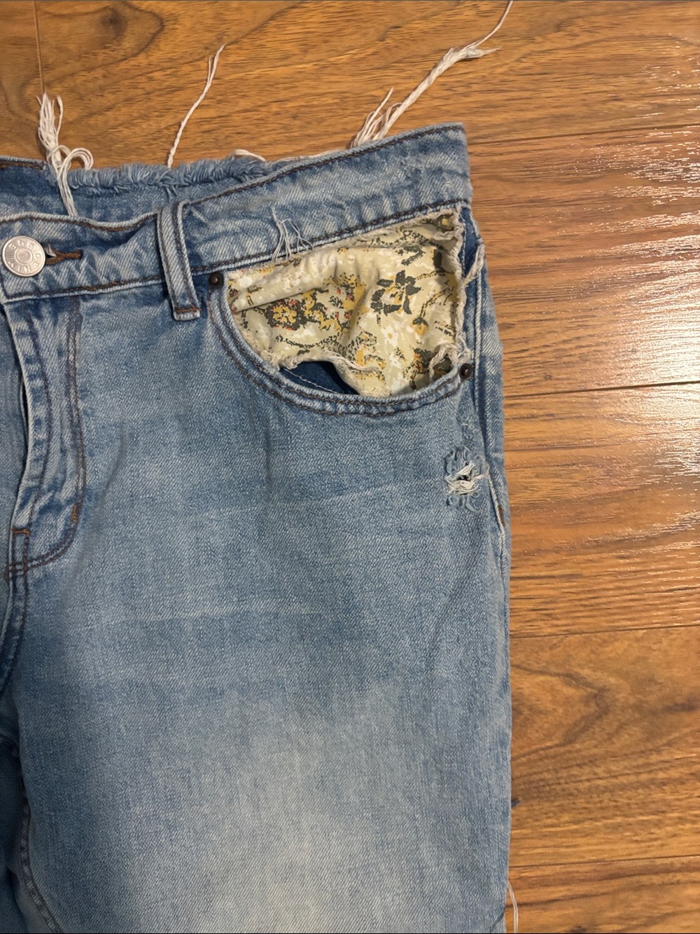 BDG Light Blue Distressed Patchwork Jeans - Picture 4 of 7